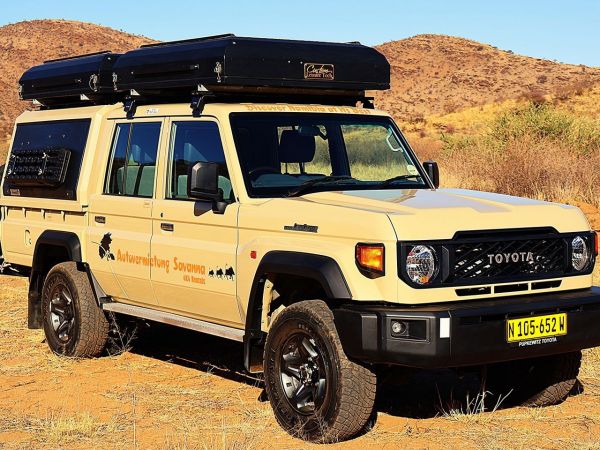 Toyota Land Cruiser 2.8 4x4 (Can be Brown or White)