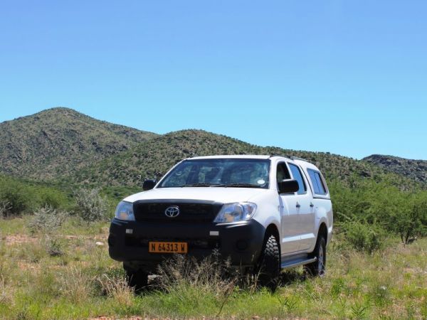 Toyota Hilux Double Cab or Ford 2.2