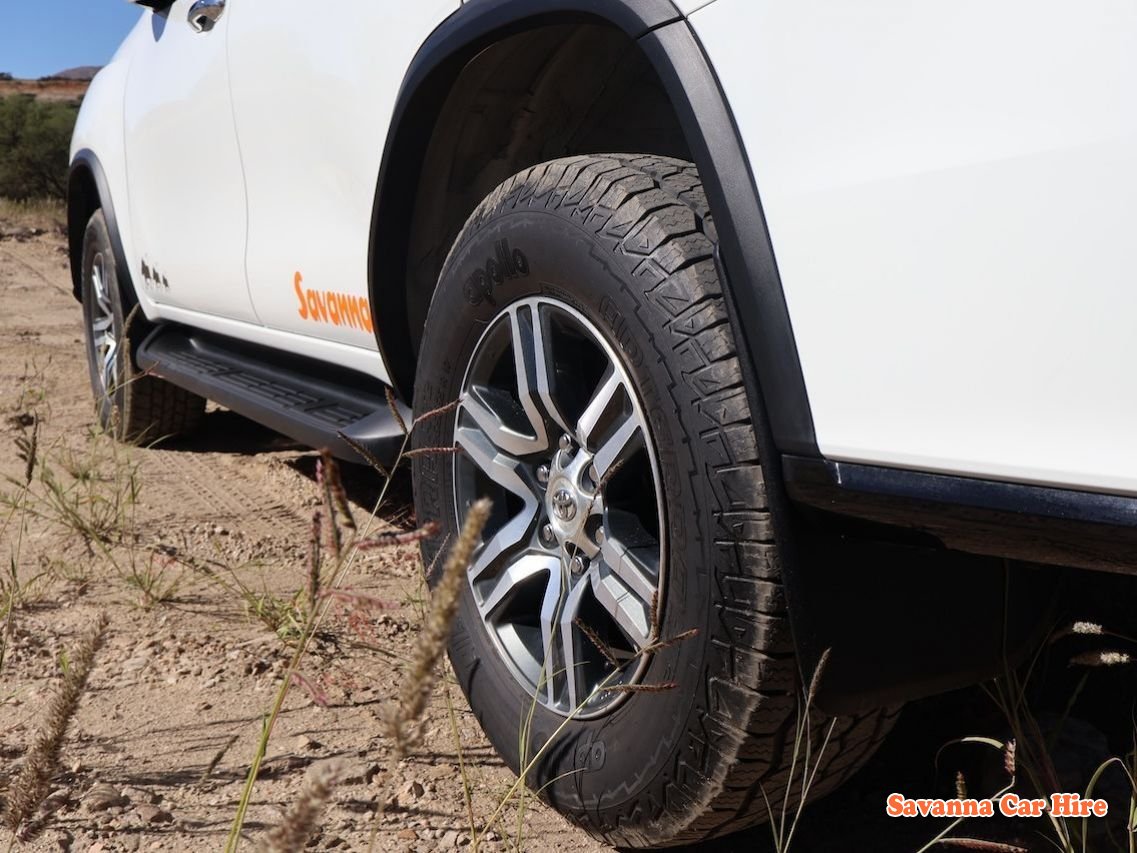 Toyota Fortuner - photo 10