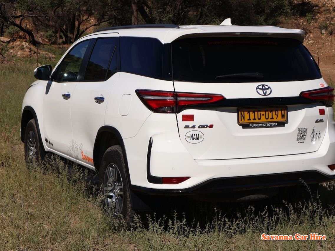 Toyota Fortuner - photo 11