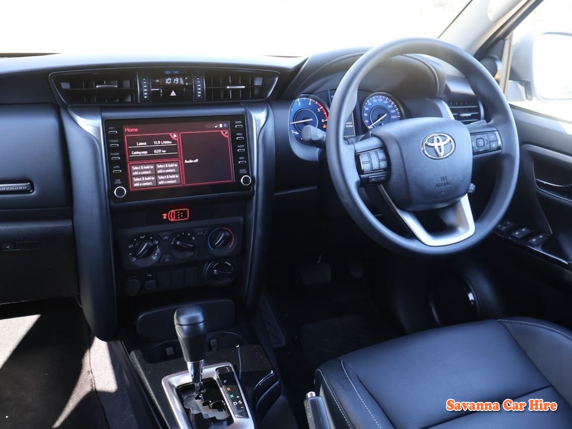 Toyota Fortuner - photo 6