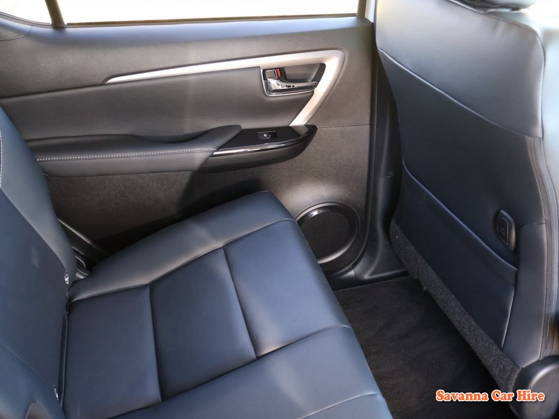 Toyota Fortuner - photo 7