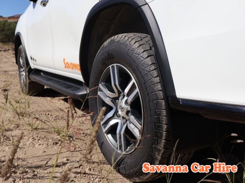 Toyota Fortuner - photo 10
