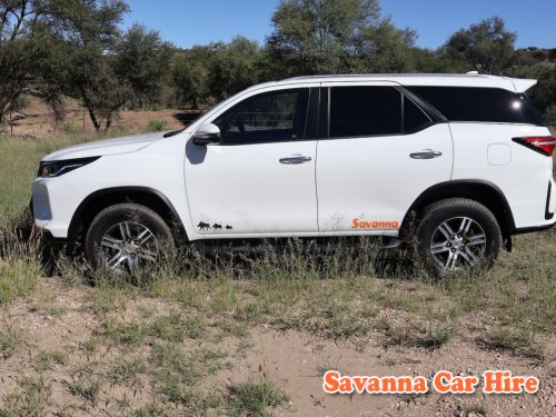 Toyota Fortuner - photo 2